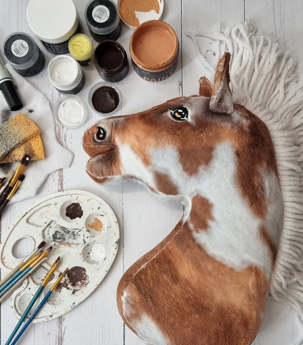 Horse on a stick Super Hobby Horse Premium - tobiano bay horse with a white mane A3
