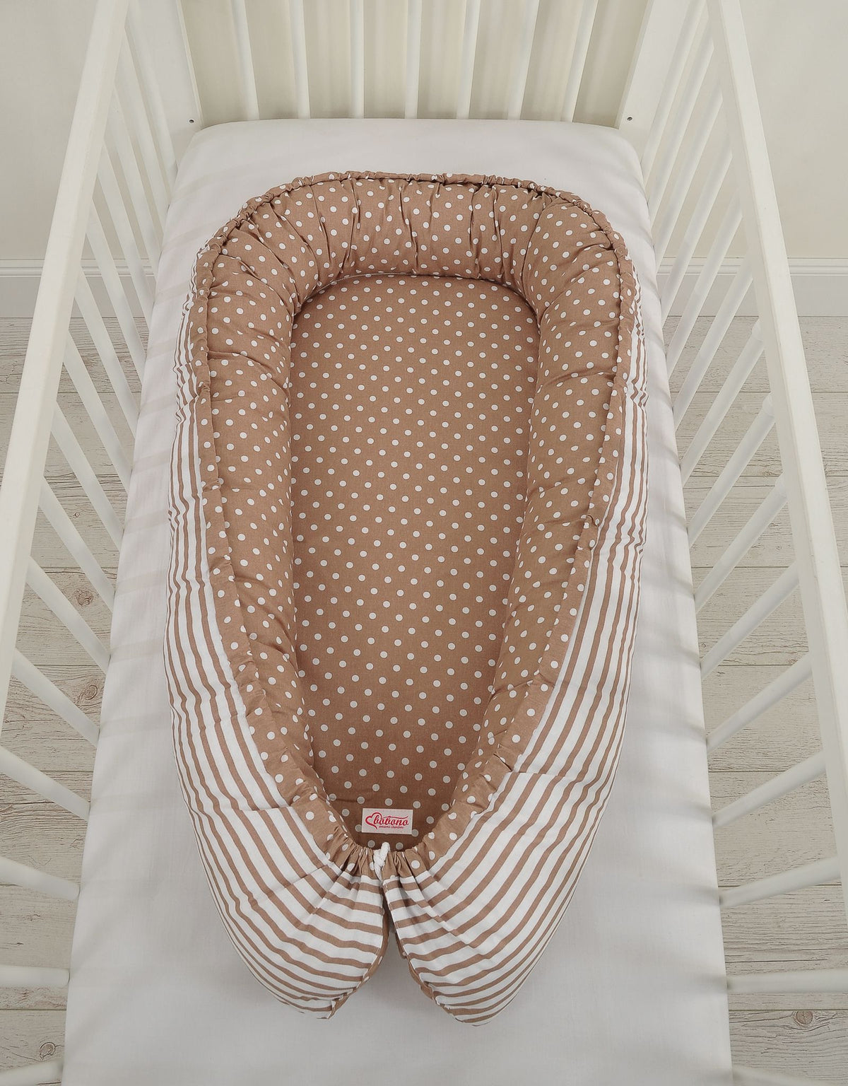 Baby nest double-sided Premium Cocoon for infants BOBONO- dots on brown/ strips