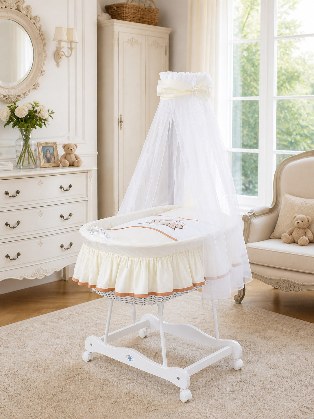 Moses Basket Wicker drape crib Barnaba Bear - white +cream bedding