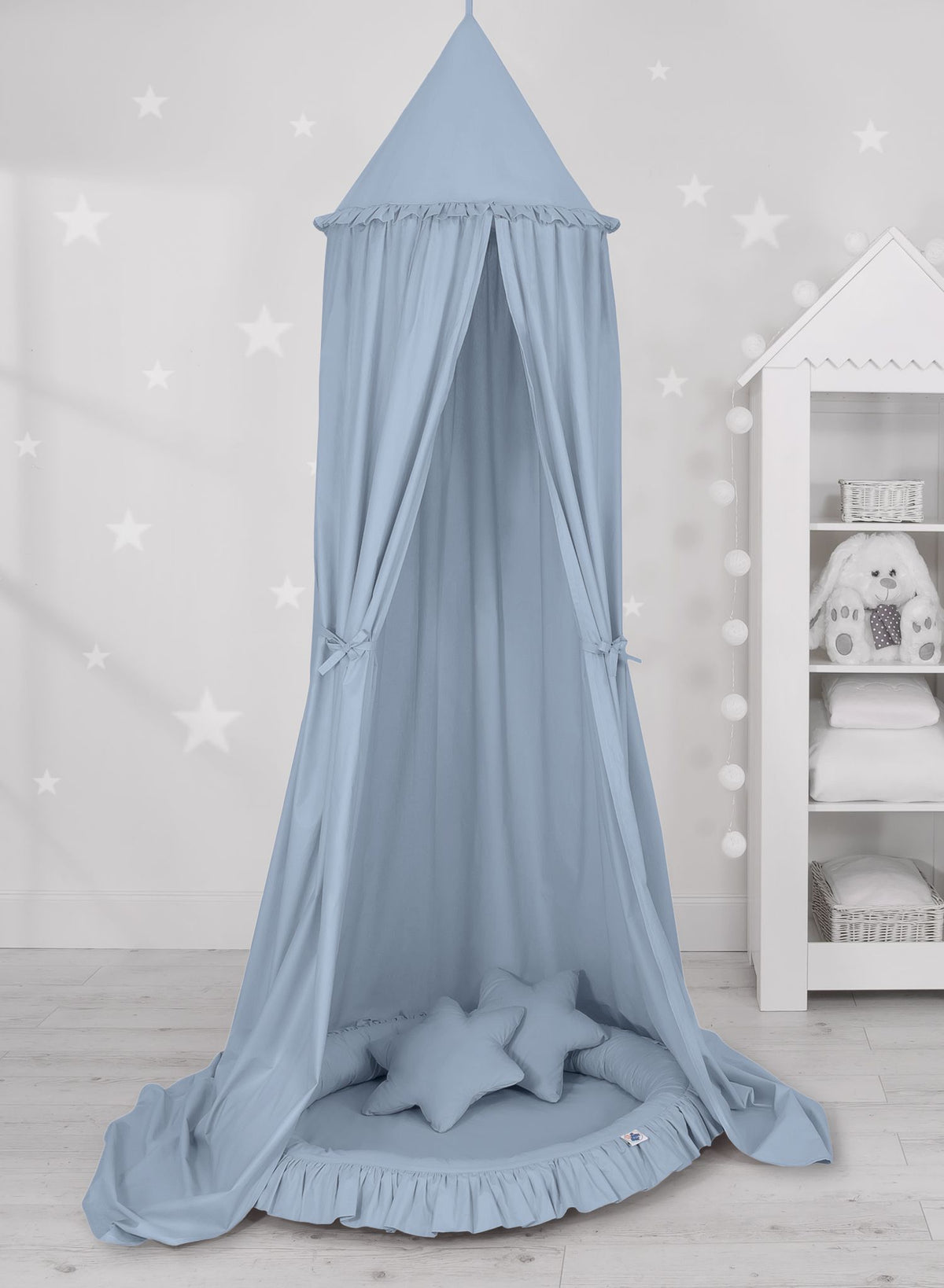 Hanging cotton canopy for children's room - pastel blue