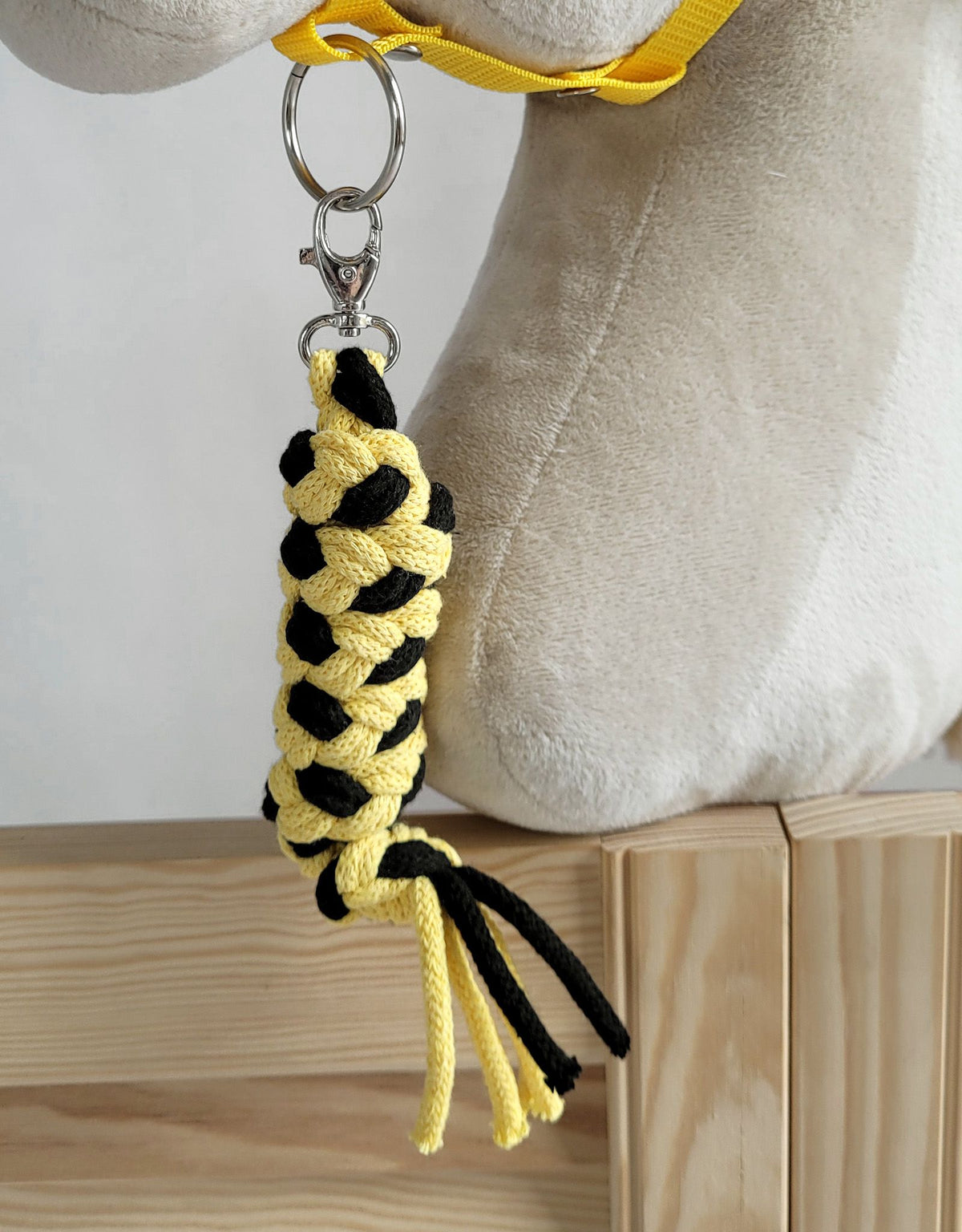 Tether for Hobby Horse made of double-twine cord - black-yellow