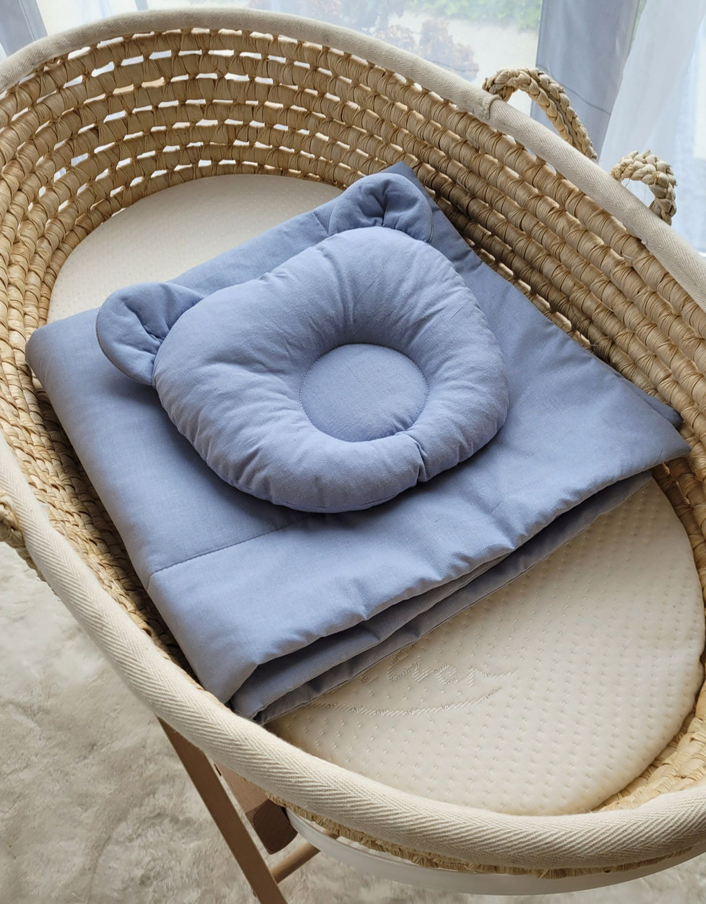 Blanket with pillow - 2pcs set - pastel blue