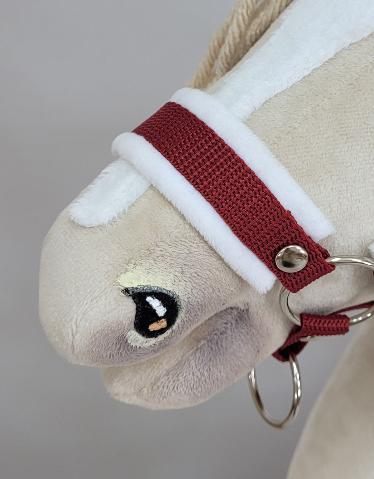 The adjustable halter for Hobby Horse A3 - burgundy with white furry