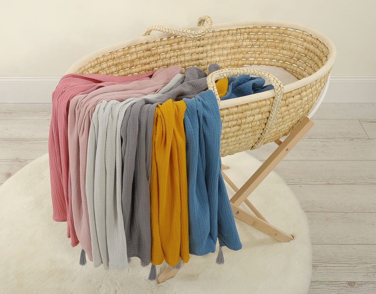 Muslin blanket for kids with tassels - pastel blue