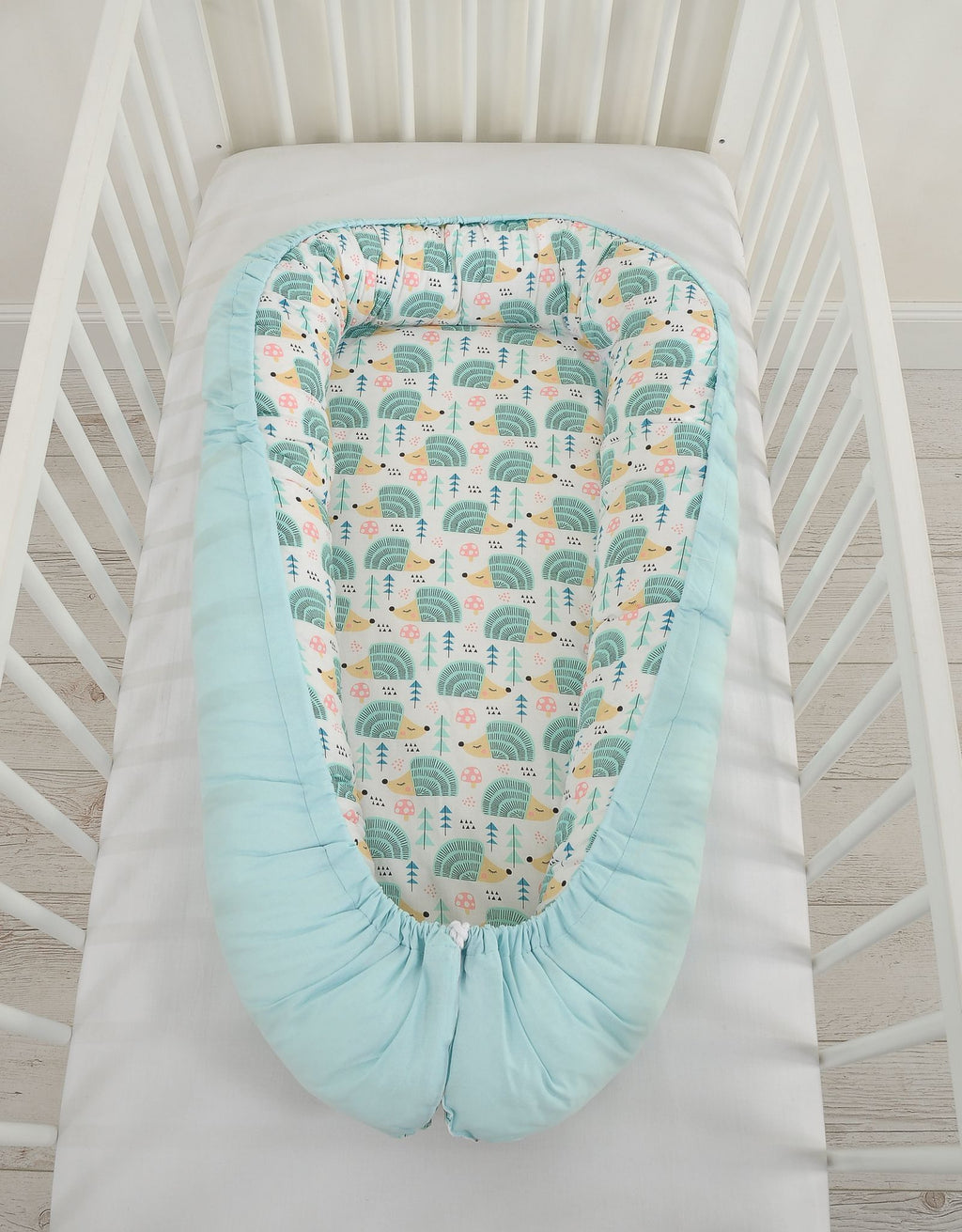 Baby nest double-sided Premium Cocoon for infants BOBONO- hedgehogs mint