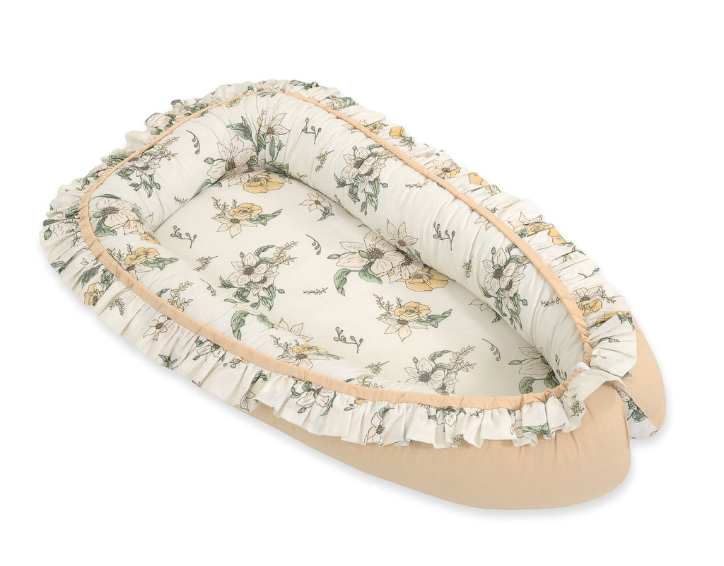 Baby nest Premium Cocoon for infants with a ruffle - Clematis on beige