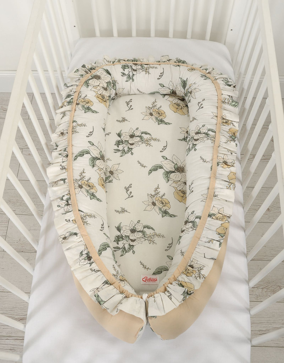 Baby nest Premium Cocoon for infants with a ruffle - Clematis on beige