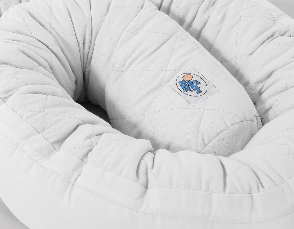 2-in-1 - Baby nest quilted - snake pillow bumper - white