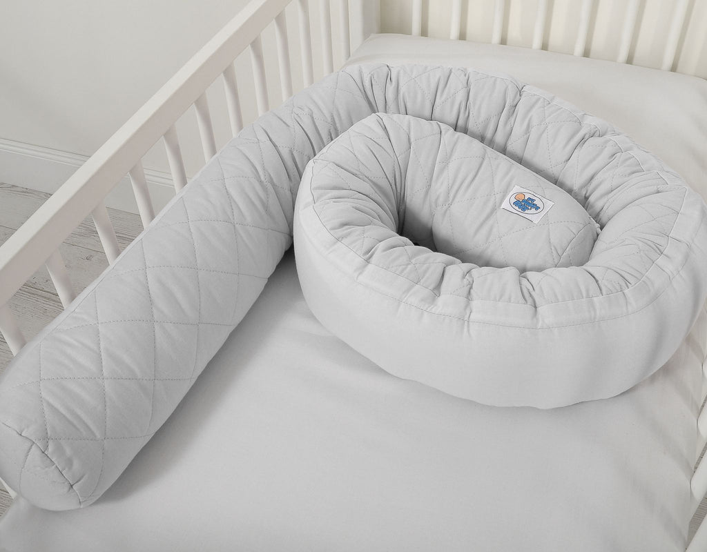 2-in-1 - Baby nest quilted - snake pillow bumper - gray