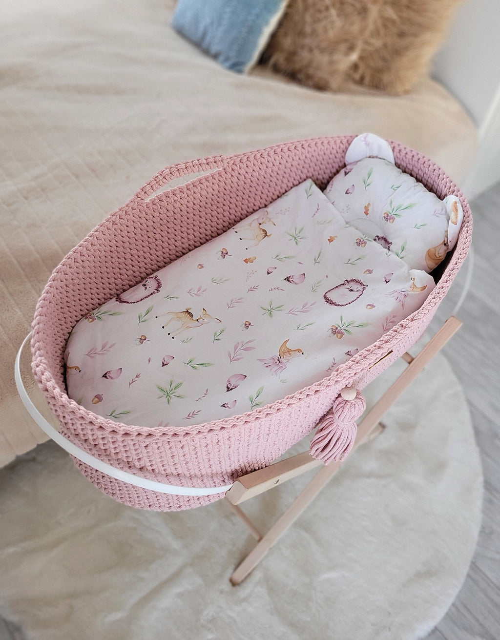 Moses basket BOHO Handmade cotton with mattress - pastel pink