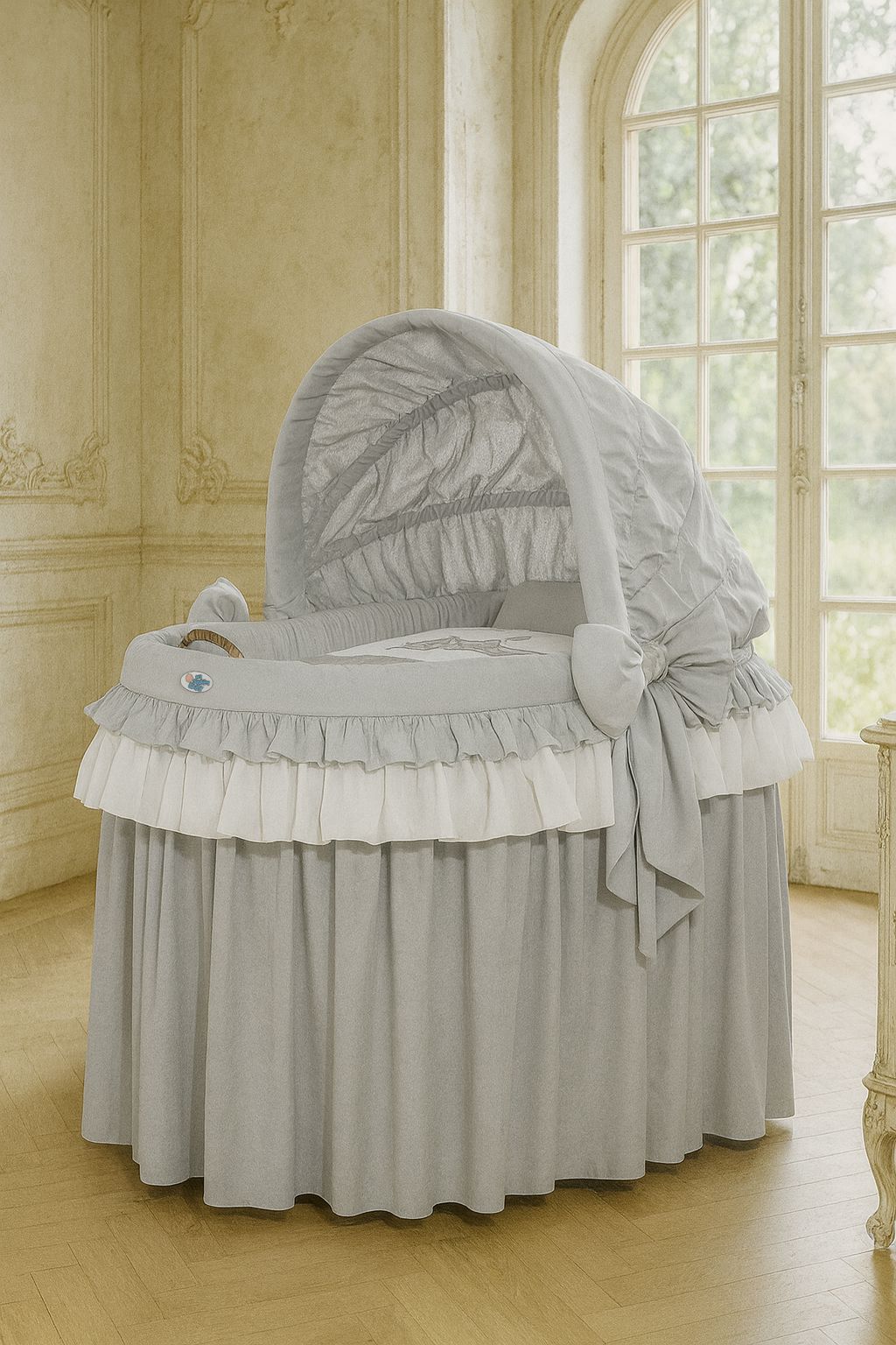 Moses Basket/Wicker hood crib - Little Princess gray