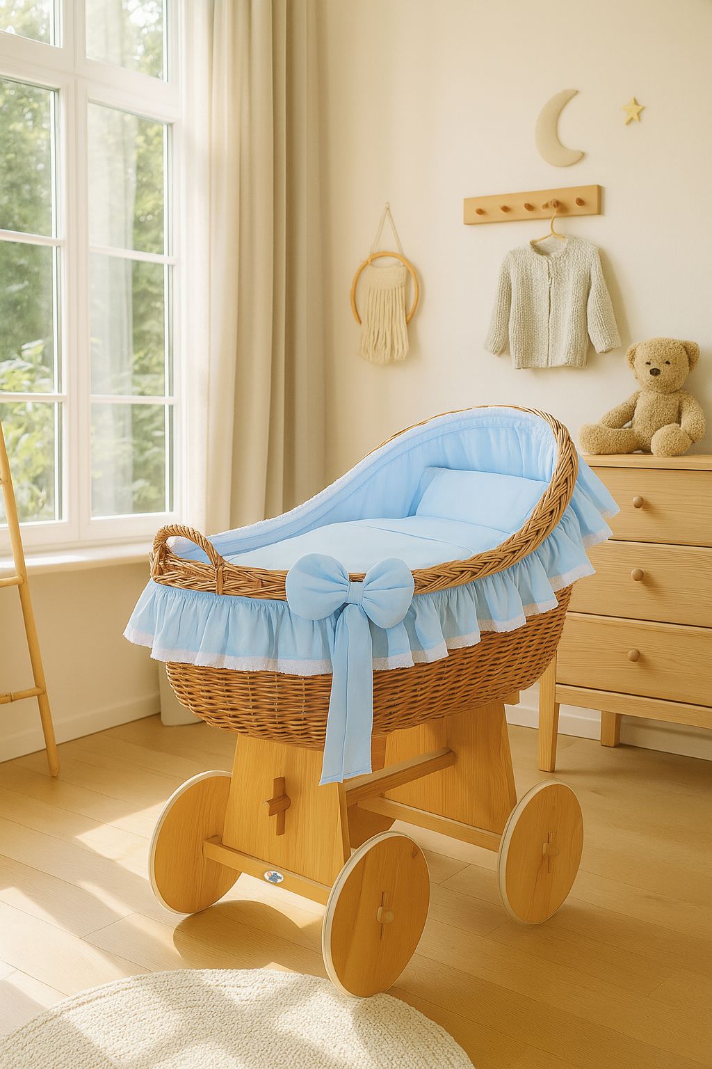 Moses Basket Wicker hood crib Carina - natural + blue bedding
