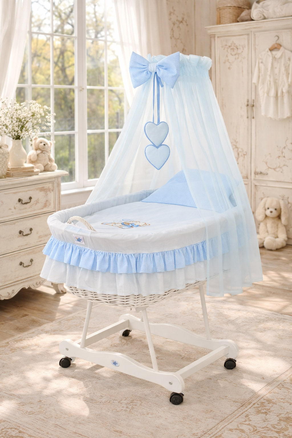 Moses Basket Wicker drape crib Bear with bow - white + blue bedding