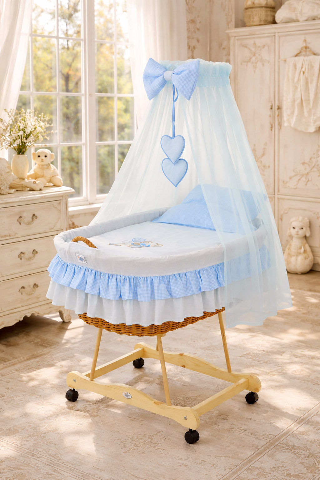 Moses Basket Wicker drape crib Bear with bow - natural + blue bedding