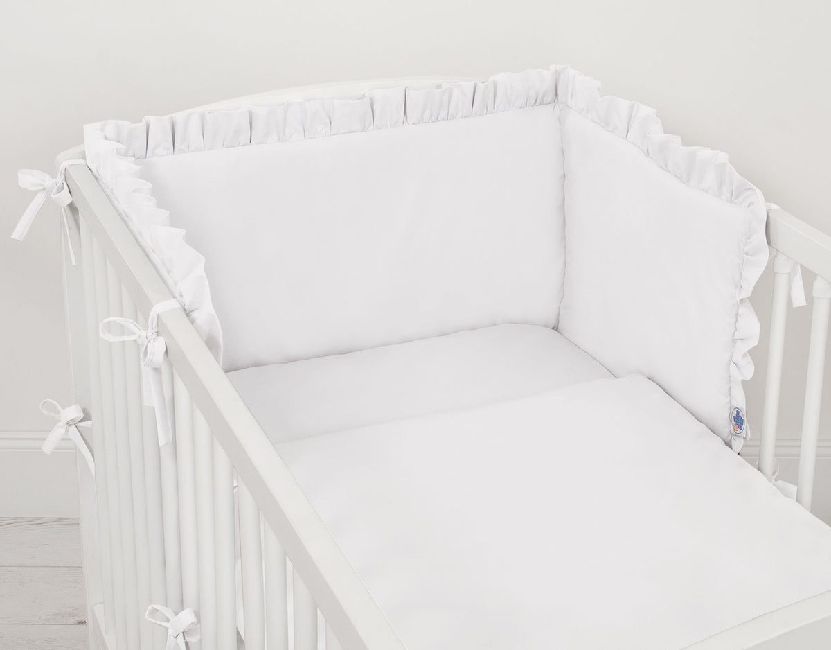 Universal baby bed bumper with frill - white