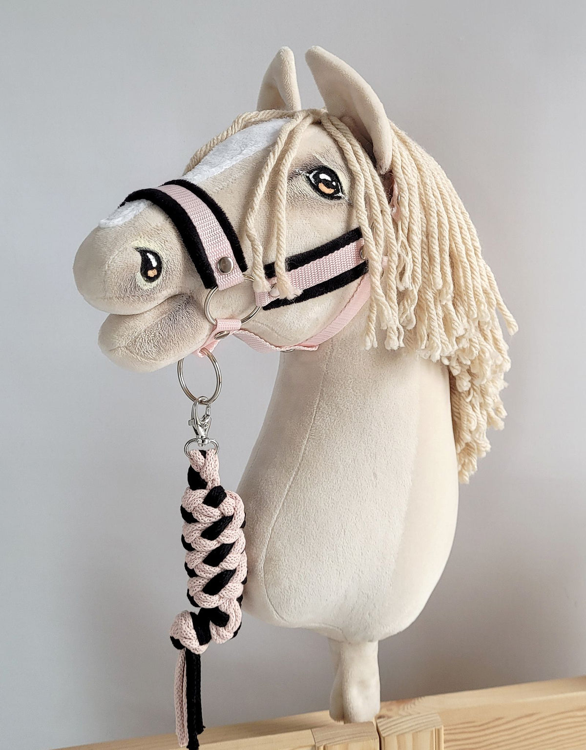 Tether for Hobby Horse made of double-twine cord - black- powder pink