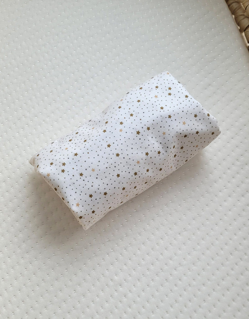 Sheet made of cotton for for prams, moses basket mattress 75x35 cm - mini gold stars