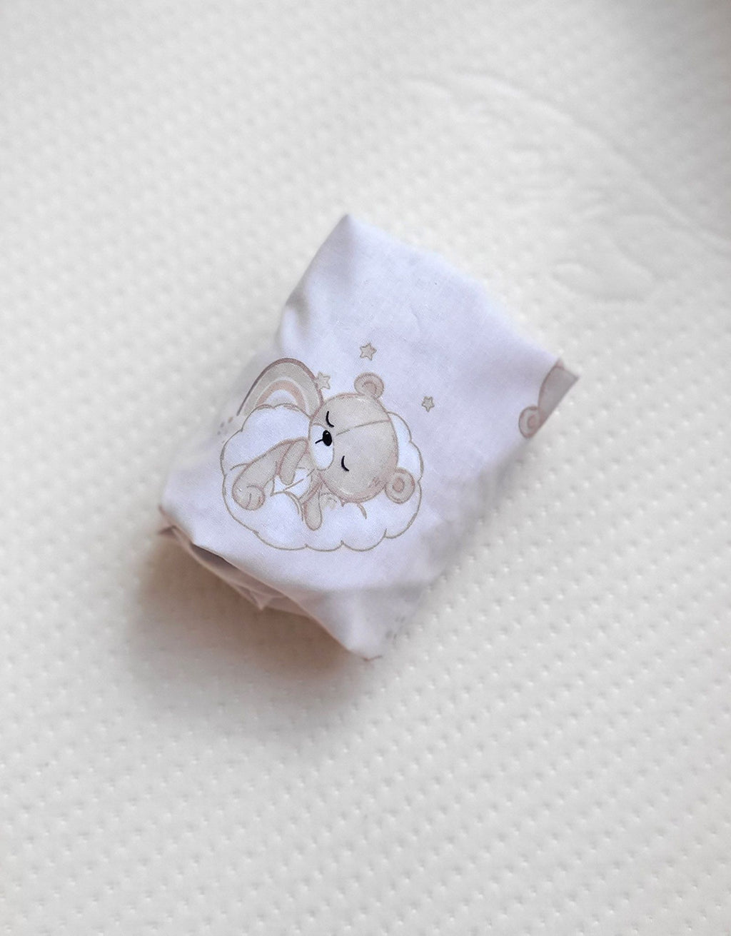 Sheet made of cotton for for prams, moses basket mattress 75x35 cm - Rainbow beige bear