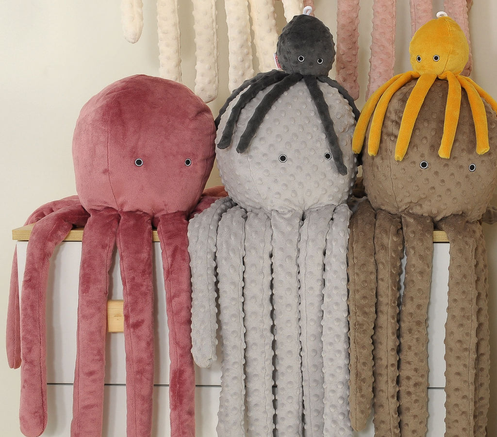Cuddly octopus big - anthracite - polka dot minky