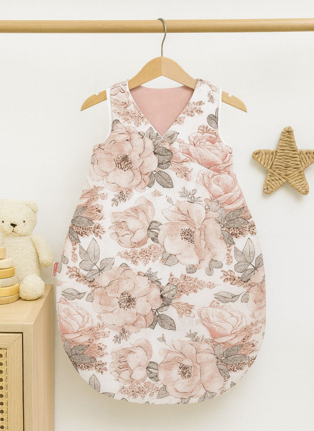 Cotton sleeping bag for children, size M, 3-12 months, TOG 2.5, all-season - sepia roses